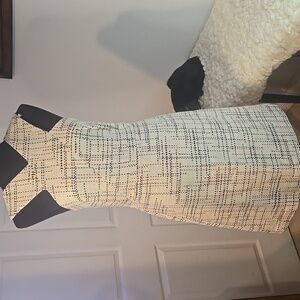 🩷Banana Republic Cream and Black Strapless Dress